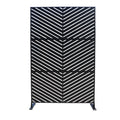Stylish Black Chevron - Patterned Outdoor Screen
alt text：A sleek black outdoor screen featuring a chevron pattern, ideal for adding privacy and aesthetic appeal to outdoor spaces. Keywords: outdoor screen, chevron pattern, privacy screen